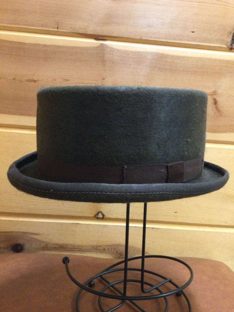 Size 7 Top Hat