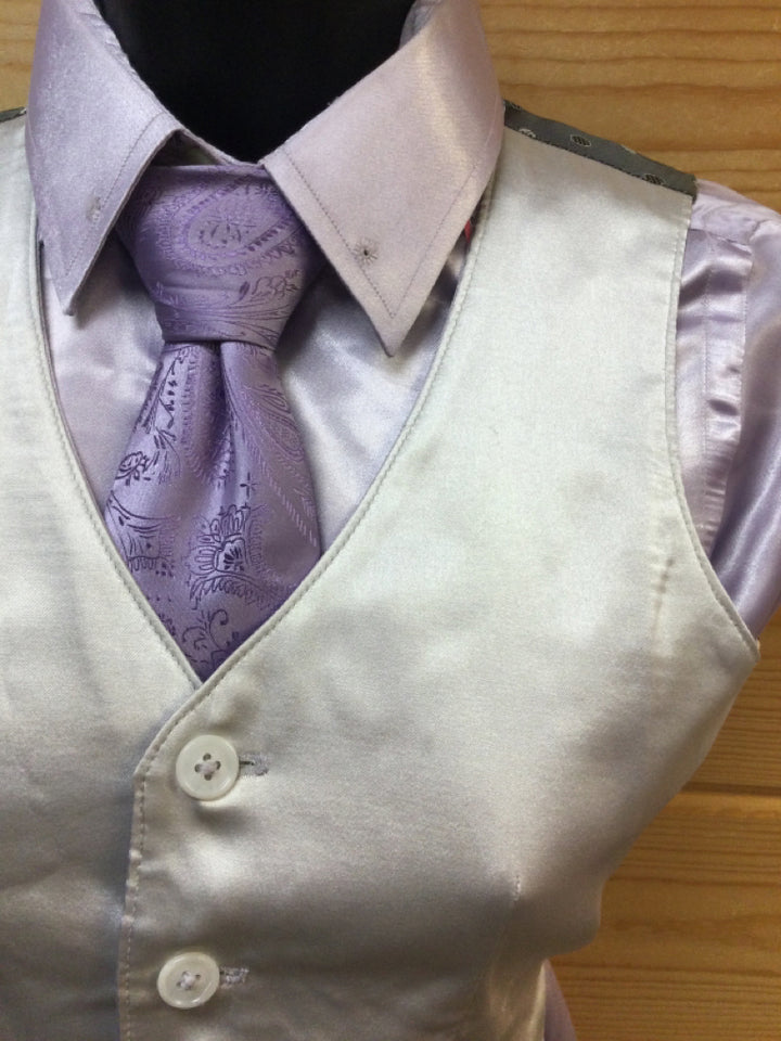 C 33 W 28.5 NW 15.5 Vest