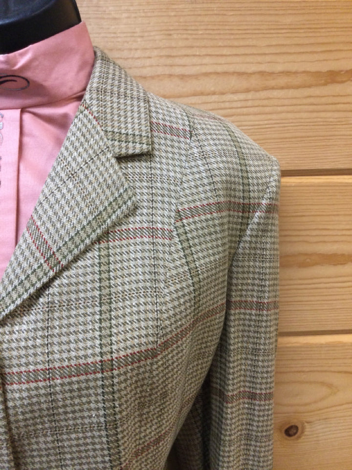 C 39 SS 17 CL 25.5 SW 24 W 32 Hunt Jacket