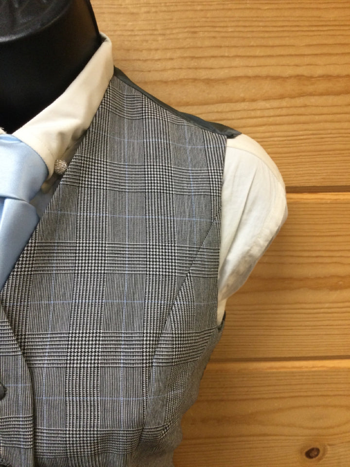 C 36 W 32.5 NW 18.5 Vest