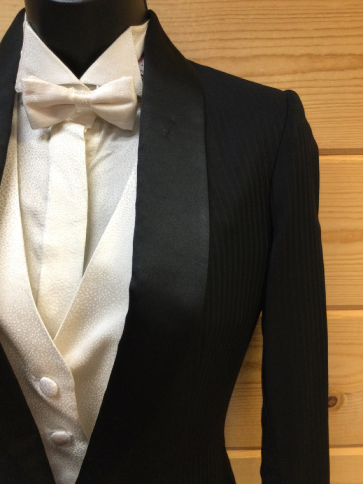 C 32 SS 14 NW 15 NK 37.5 SW 25 W 34 IS 38.5 Formal Tuxedo