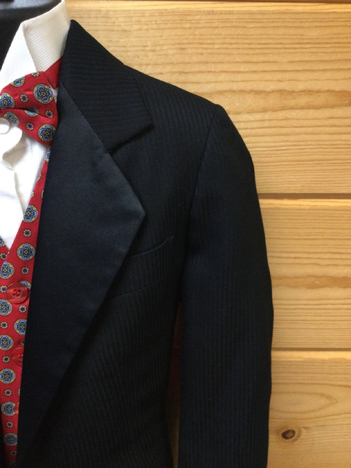 C 28 SS 12 NW 14 NK 30.5 SW 19.5 W 23 IS 29 Formal Tuxedo