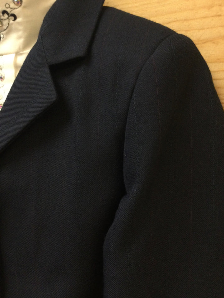 C 28 SS 11.5 CL 17.5 SW 18 W 25.5 Hunt Jacket