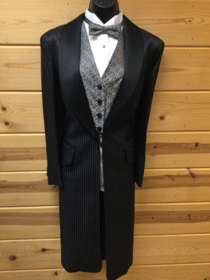 C 42 SS 17.5 NW 14.5 NK 39.5 SW 23 W 33.5 IS 33.5 Formal Tuxedo