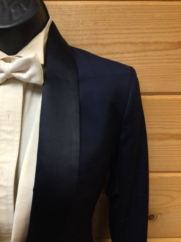 C 33 SS 14 NW 15.5 NK 36 SW 24.5 W 25+3.5 IS 33 Formal Tuxedo