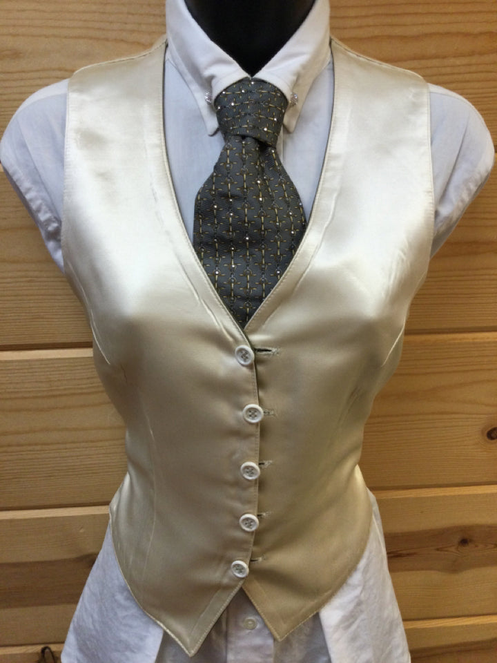 C 36 W 32 NW 18.5 Vest